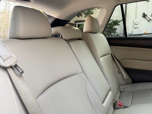 Used 2018 Subaru Outback 2.5i Limited image 11