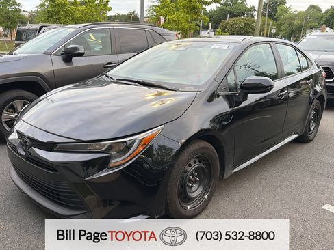 Used 2026 Toyota Corolla LE FWD image 1