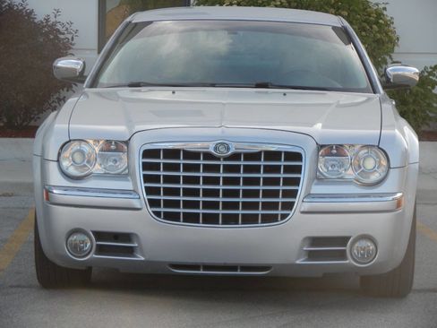 Used 2007 Chrysler 300 C RWD image 8
