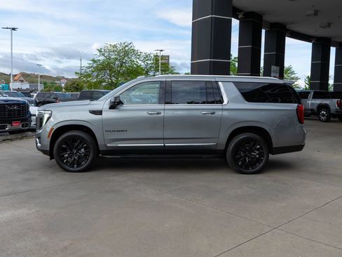 New 2026 GMC Yukon XL Elevation w/ Elevation Premium Package AWD/4WD image 4