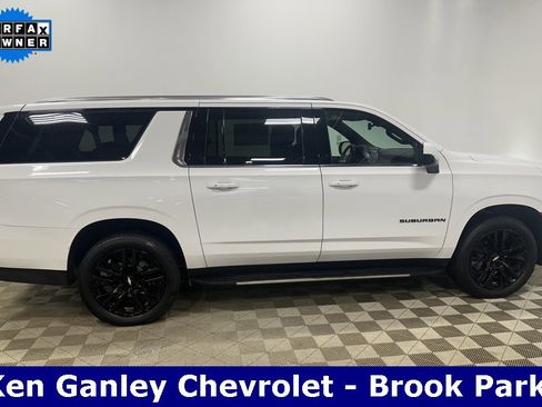 Used 2021 Chevrolet Suburban LT image 4