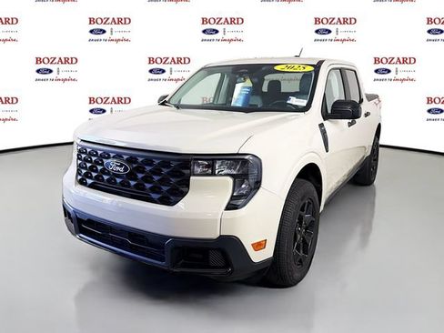 Certified 2025 Ford Maverick XLT w/ XLT Luxury Package AWD/4WD image 4