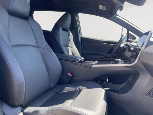 Used 2025 Subaru Solterra w/ Touring Package image 4