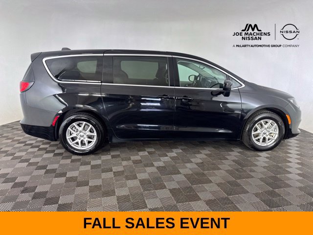 Used 2024 Chrysler Voyager LX FWD image 8
