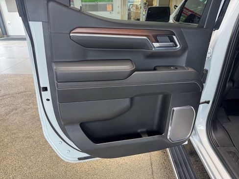 Used 2024 GMC Sierra 1500 Denali image 11