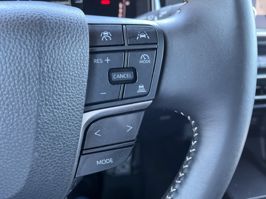 Used 2025 Toyota Camry SE FWD image 17