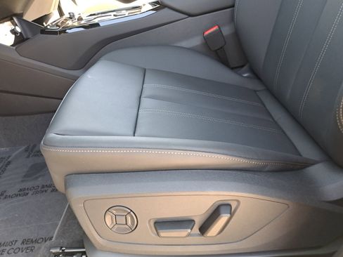 New 2025 Audi Q6 e-tron Premium image 32