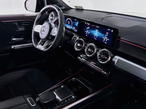 Used 2023 Mercedes-Benz GLB 35 AMG 4MATIC image 15