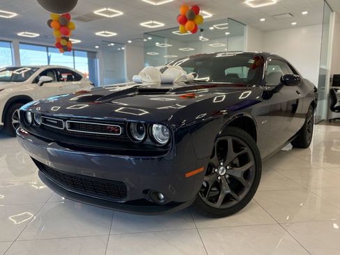 Used 2017 Dodge Challenger R/T Plus image 1