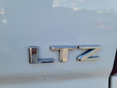 Used 2021 Chevrolet Silverado 1500 LTZ w/ LTZ Convenience Package II AWD/4WD image 5