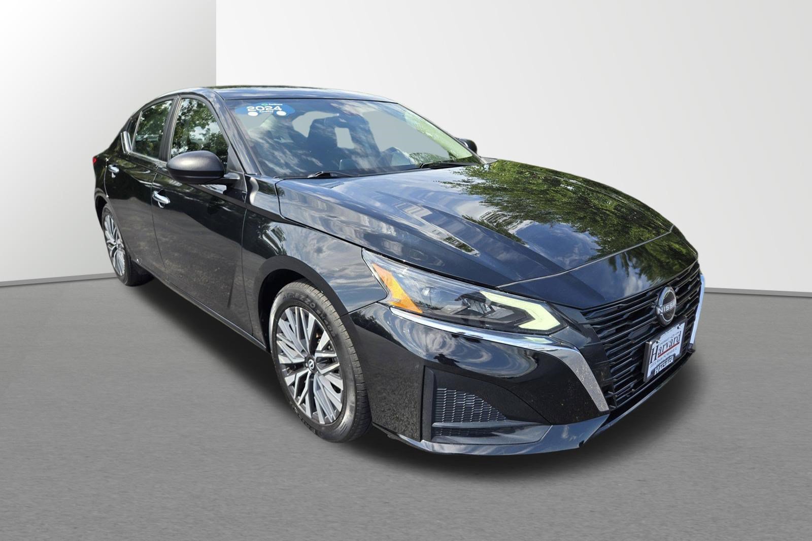 Used 2024 Nissan Altima 2.5 SV FWD image 1