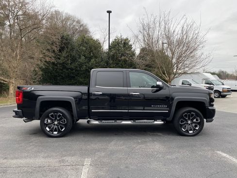 Used 2018 Chevrolet Silverado 1500 LTZ Z71 w/ LTZ Plus Package image 10