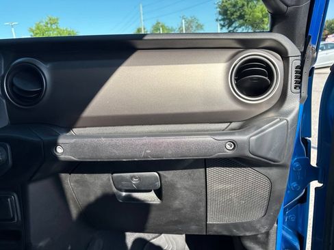 Used 2020 Jeep Gladiator Sport w/ Quick Order Package 24S AWD/4WD image 54