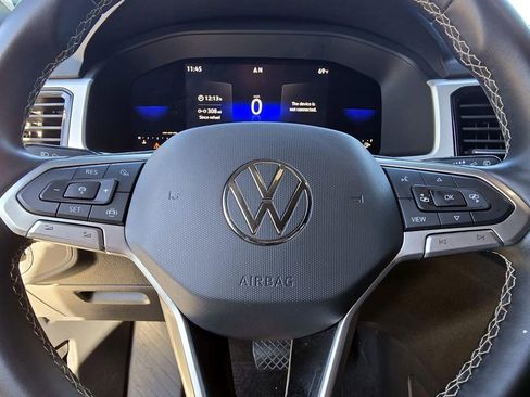 Used 2022 Volkswagen Atlas Cross Sport SE image 13