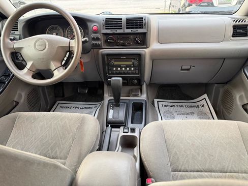 Used 2003 Isuzu Rodeo S RWD image 11
