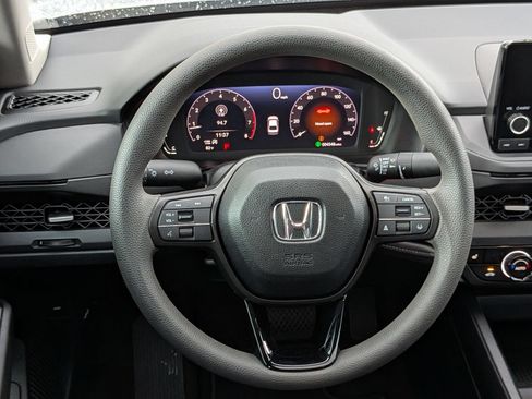 Used 2025 Honda Accord SE image 30