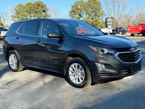Used 2020 Chevrolet Equinox LT image 3