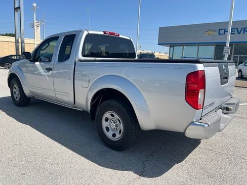 Used 2011 Nissan Frontier S w/ S Preferred Pkg RWD image 4