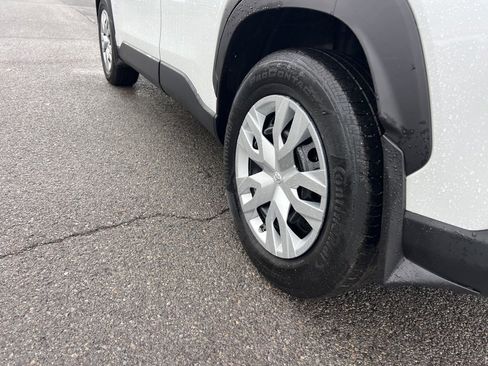 Used 2023 Toyota Corolla Cross L image 30