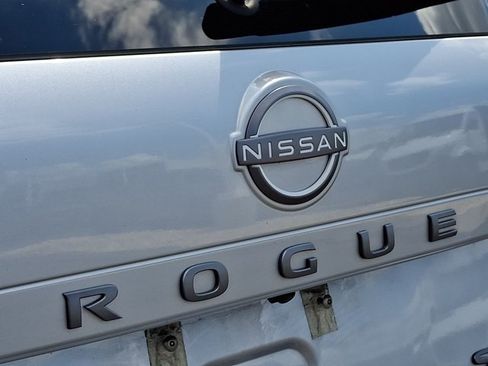 Used 2024 Nissan Rogue SV AWD/4WD image 30