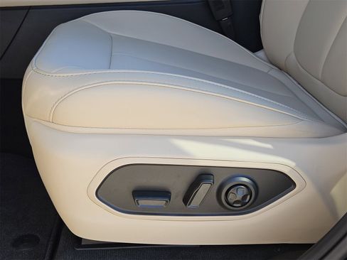 New 2025 Jeep Grand Cherokee Limited image 25