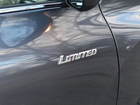 Used 2012 Toyota Highlander Limited image 8