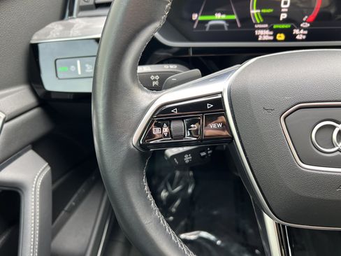 Used 2023 Audi e-tron Premium Plus w/ Premium Plus Package image 28