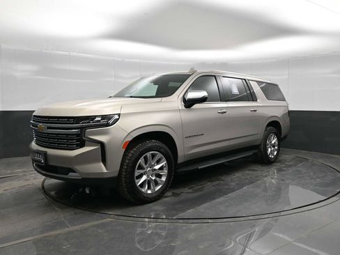 Used 2024 Chevrolet Suburban Premier image 1