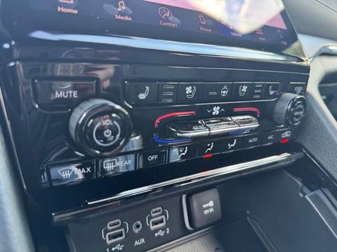 New 2025 Jeep Grand Cherokee Overland w/ Luxury Tech Group IV image 36