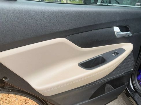 Used 2019 Hyundai Santa Fe SE FWD image 13
