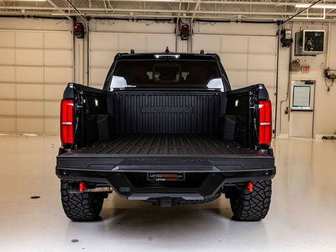 Used 2025 Toyota Tacoma TRD Pro AWD/4WD image 9