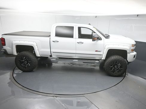 Used 2019 Chevrolet Silverado 2500 LTZ w/ Duramax Plus Package image 47