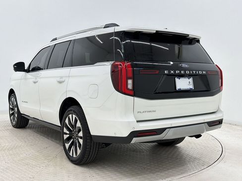 Used 2025 Ford Expedition Platinum w/ Driver's Package AWD/4WD image 3