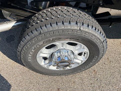 New 2026 Ford F350 XLT w/ FX4 Off-Road Package AWD/4WD image 11