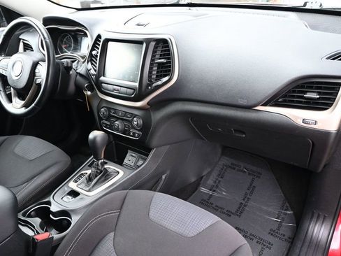 Used 2015 Jeep Cherokee Latitude FWD image 8