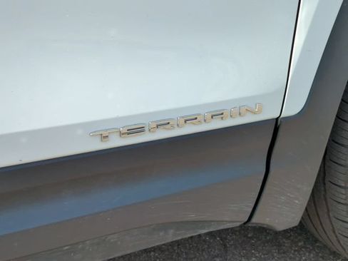 Used 2023 GMC Terrain SLT w/ LPO, Floor Liner Package AWD/4WD image 31