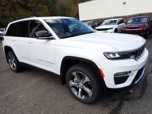 New 2025 Jeep Grand Cherokee Limited w/ MOPAR Finishing Package image 9