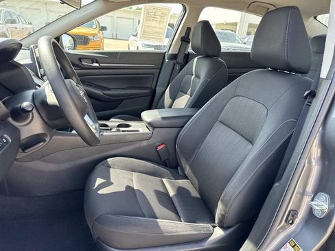 Used 2025 Nissan Altima 2.5 SV image 21