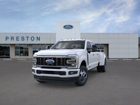 New 2025 Ford F350 Platinum image 2
