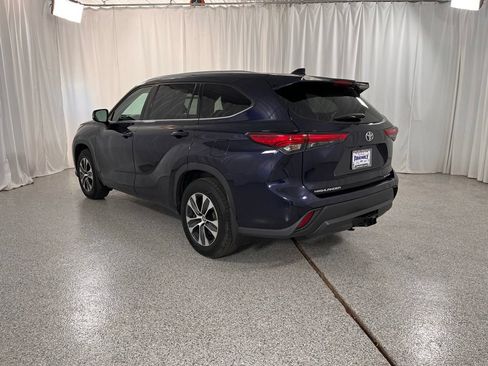 Used 2020 Toyota Highlander XLE AWD/4WD image 26