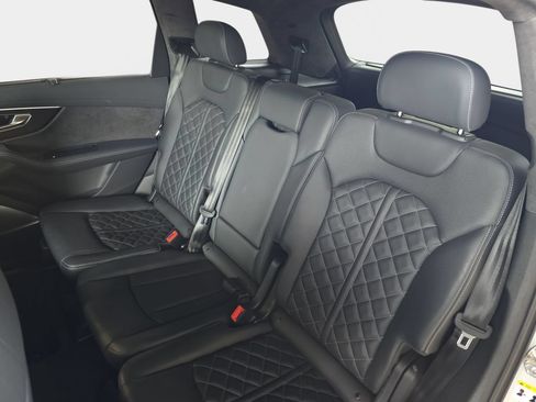 Used 2020 Audi SQ7 Prestige w/ Prestige Package AWD/4WD image 17