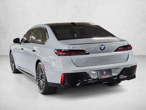 New 2025 BMW i7 xDrive60 image 7