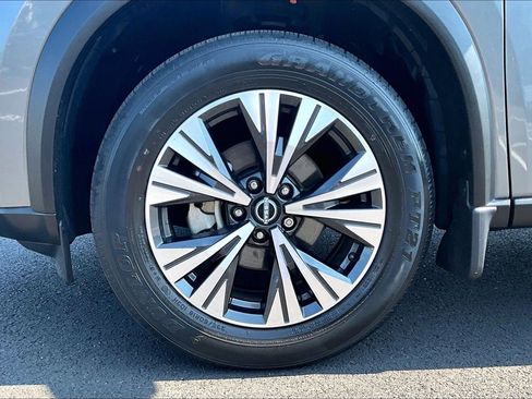 Used 2023 Nissan Rogue SV AWD/4WD image 9