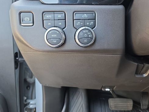 Used 2024 GMC Sierra 1500 Elevation w/ LPO, Elevation Black Package AWD/4WD image 29