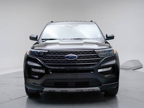 Used 2023 Ford Explorer XLT w/ Equipment Group 202A image 5