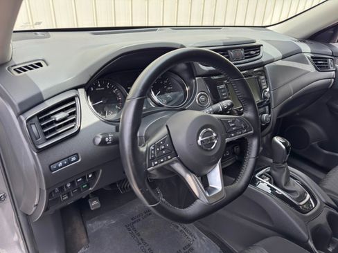 Used 2020 Nissan Rogue SV AWD/4WD image 12