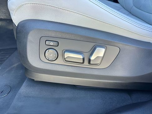 New 2026 BMW X5 xDrive40i w/ Premium Package image 16
