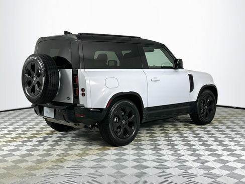 Used 2023 Land Rover Defender 90 X-Dynamic SE image 5
