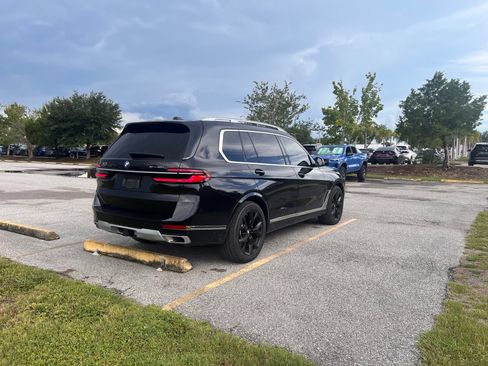 Used 2025 BMW X7 xDrive40i w/ Executive Package AWD/4WD image 4