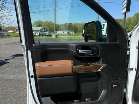 Used 2022 Chevrolet Silverado 2500 High Country w/ LPO, Dark Essentials Package AWD/4WD image 19